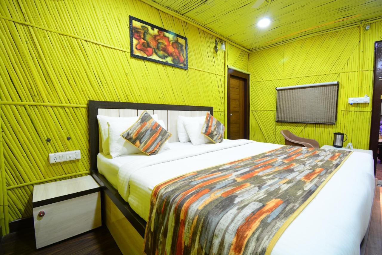 Hotel Bamboo Castle Джайпур Екстериор снимка