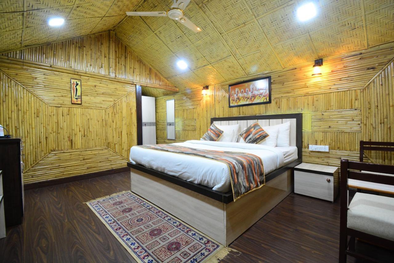 Hotel Bamboo Castle Джайпур Екстериор снимка