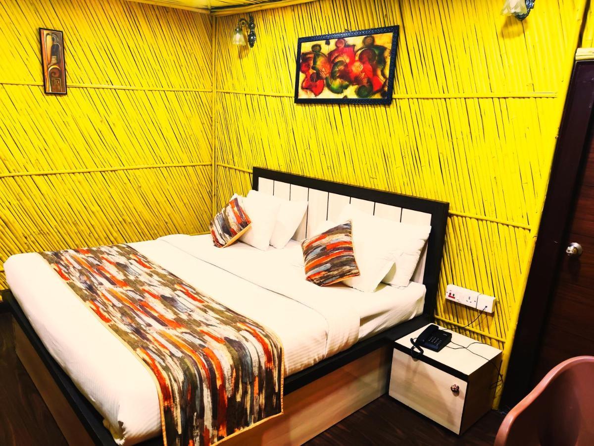 Hotel Bamboo Castle Джайпур Екстериор снимка
