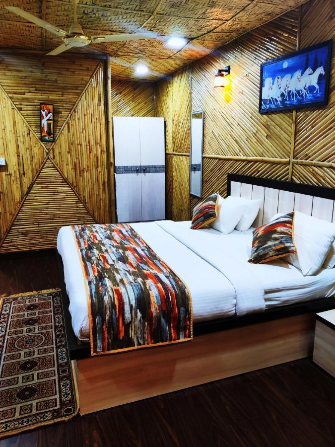 Hotel Bamboo Castle Джайпур Екстериор снимка