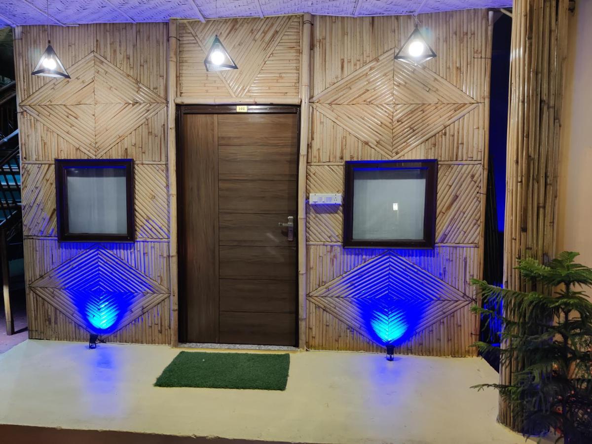 Hotel Bamboo Castle Джайпур Екстериор снимка