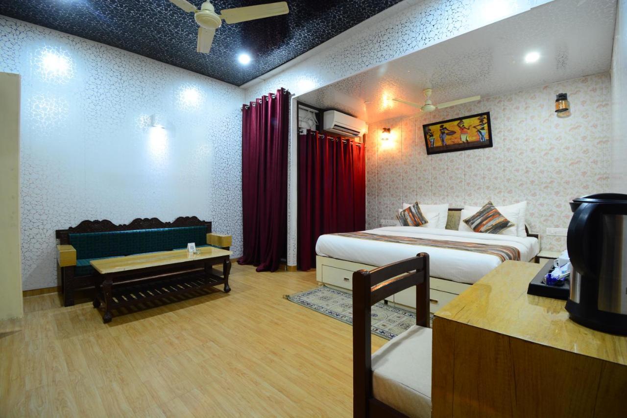 Hotel Bamboo Castle Джайпур Екстериор снимка
