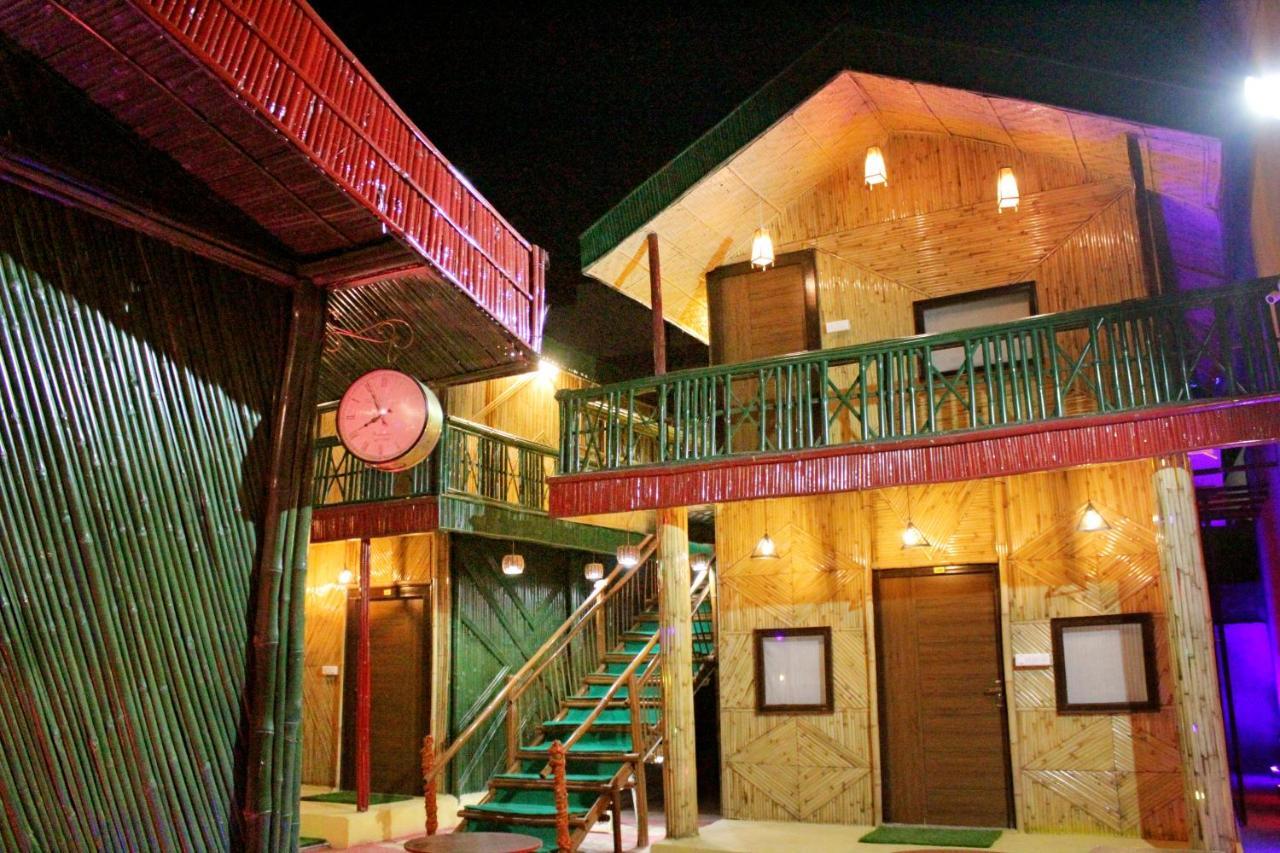 Hotel Bamboo Castle Джайпур Екстериор снимка