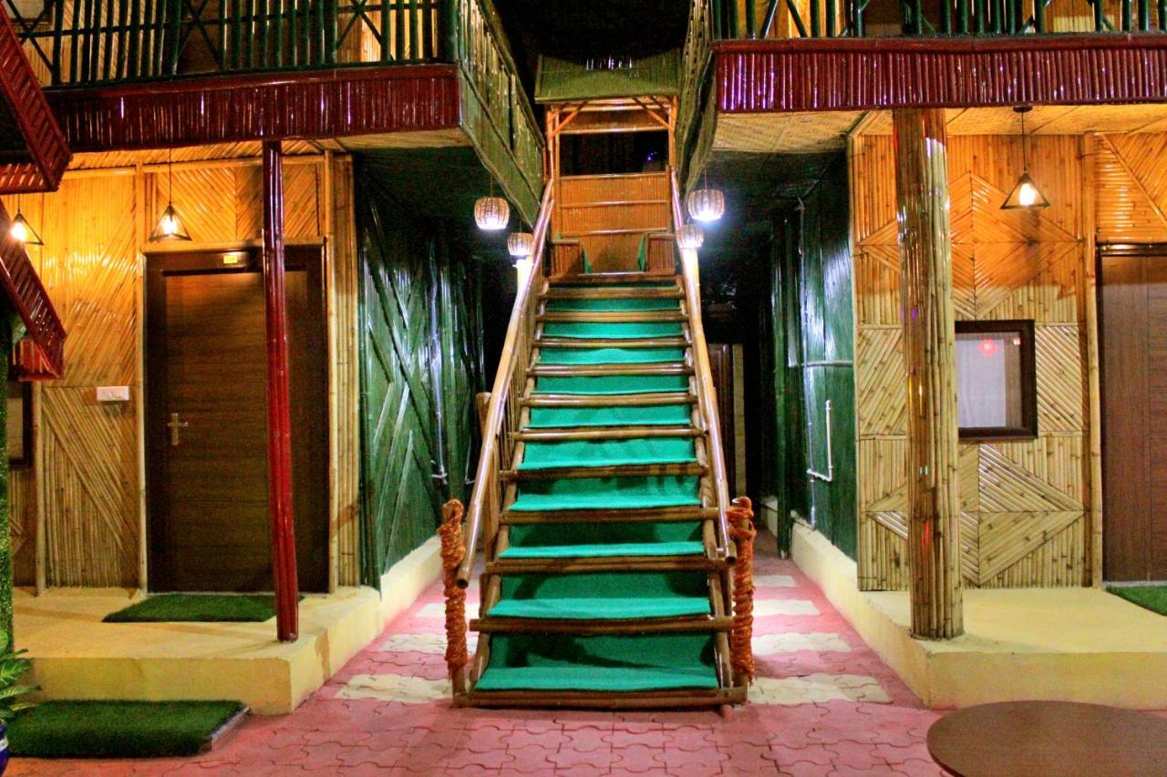 Hotel Bamboo Castle Джайпур Екстериор снимка