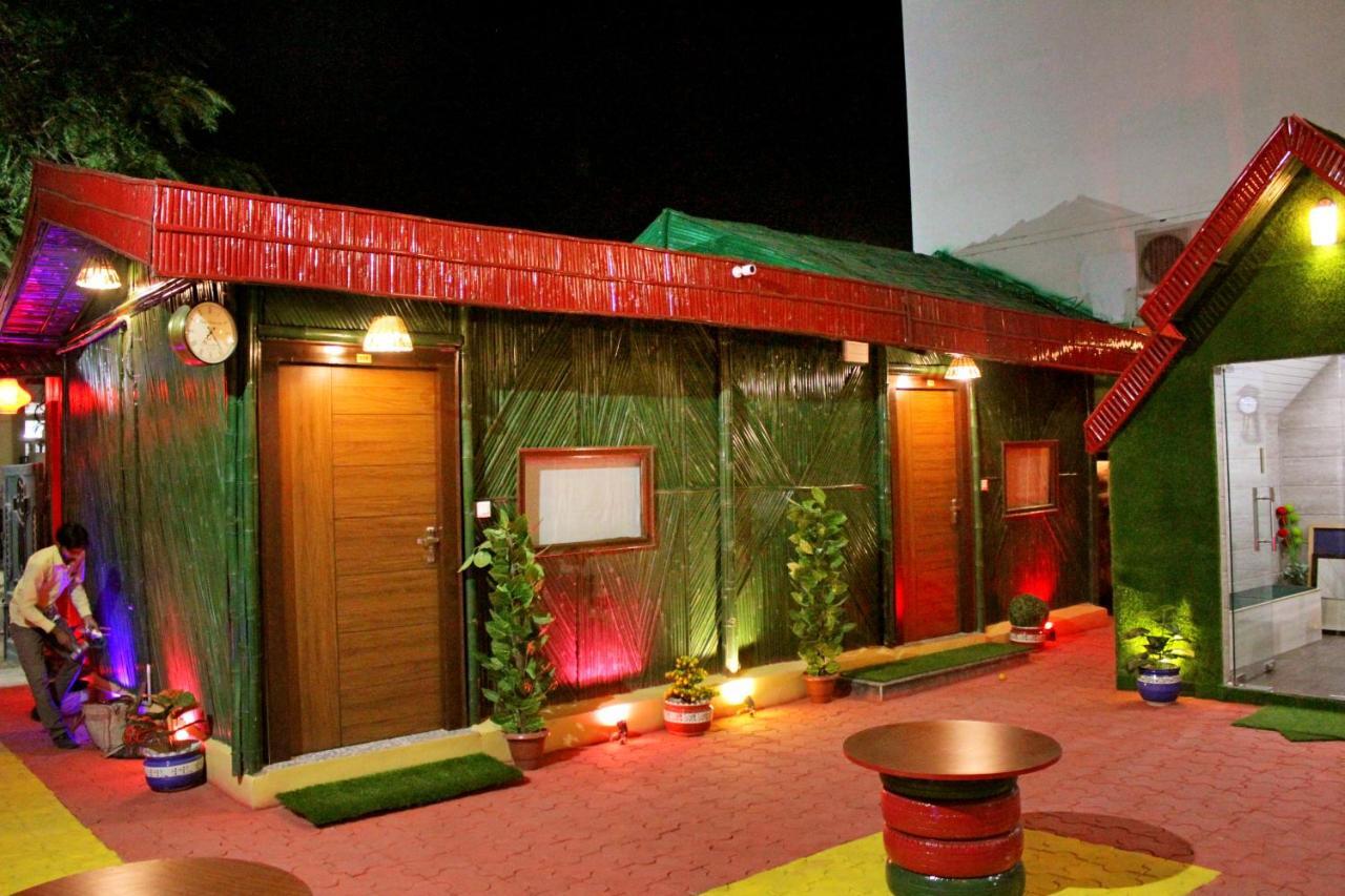 Hotel Bamboo Castle Джайпур Екстериор снимка