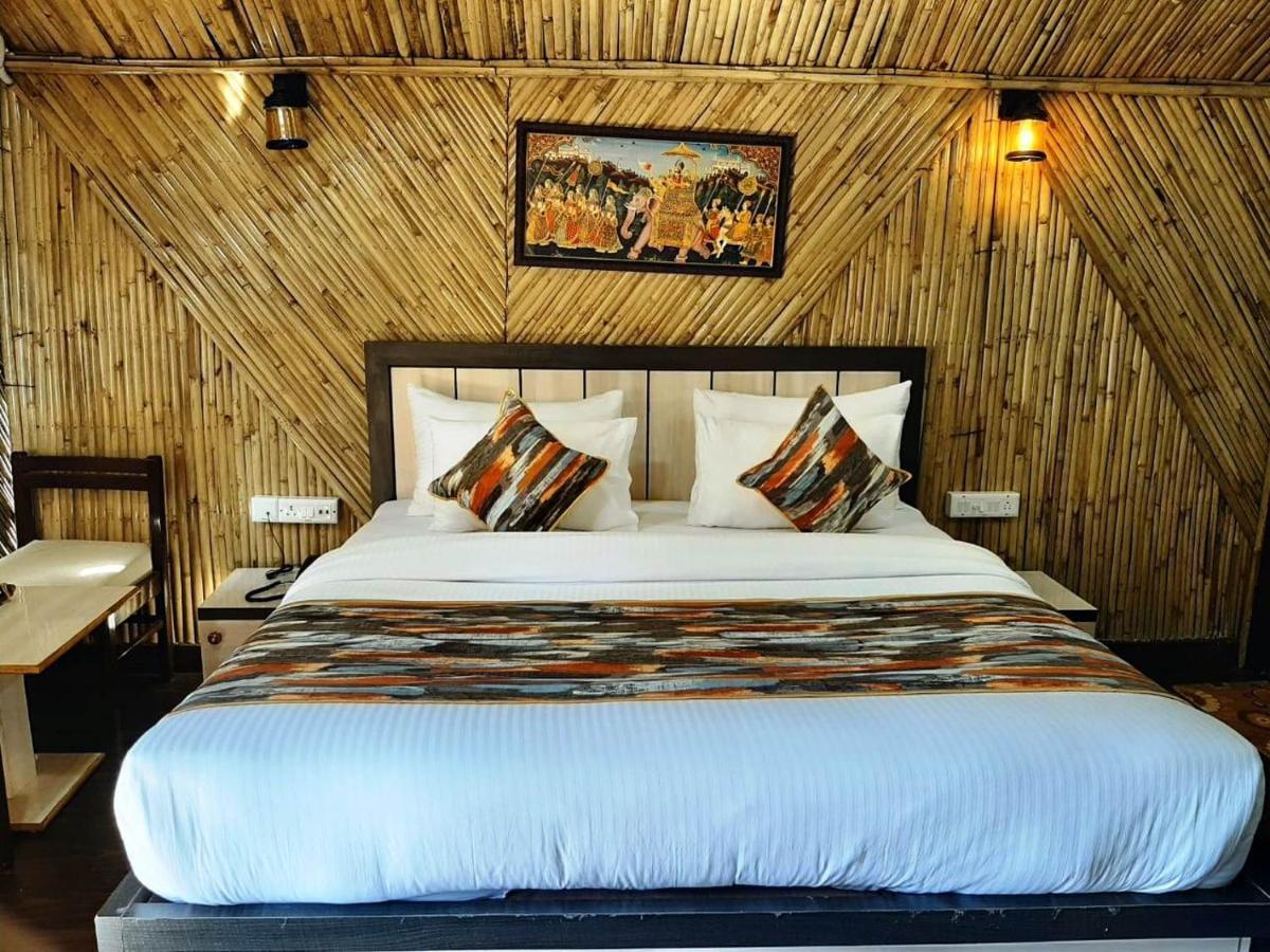 Hotel Bamboo Castle Джайпур Екстериор снимка