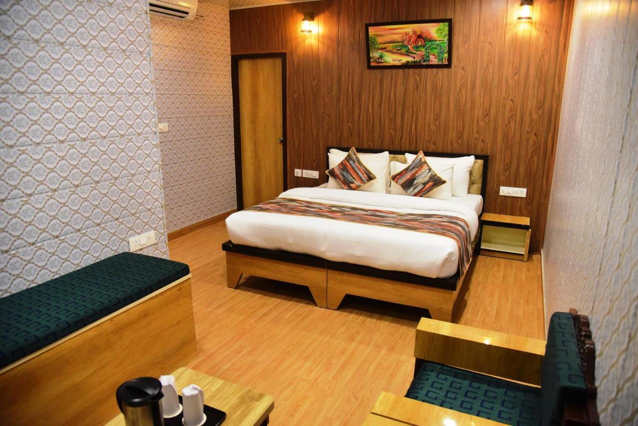 Hotel Bamboo Castle Джайпур Екстериор снимка